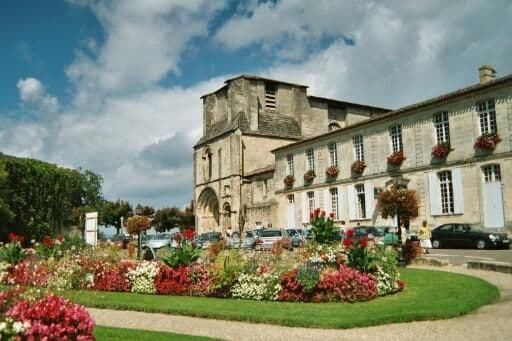 Église catholique collégiale Saint-Émilion à Saint-Émilion