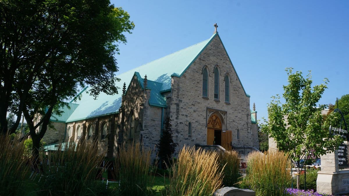 Canadian Martyrs Roman Catholic Church & Saint Kateri University Student Centre